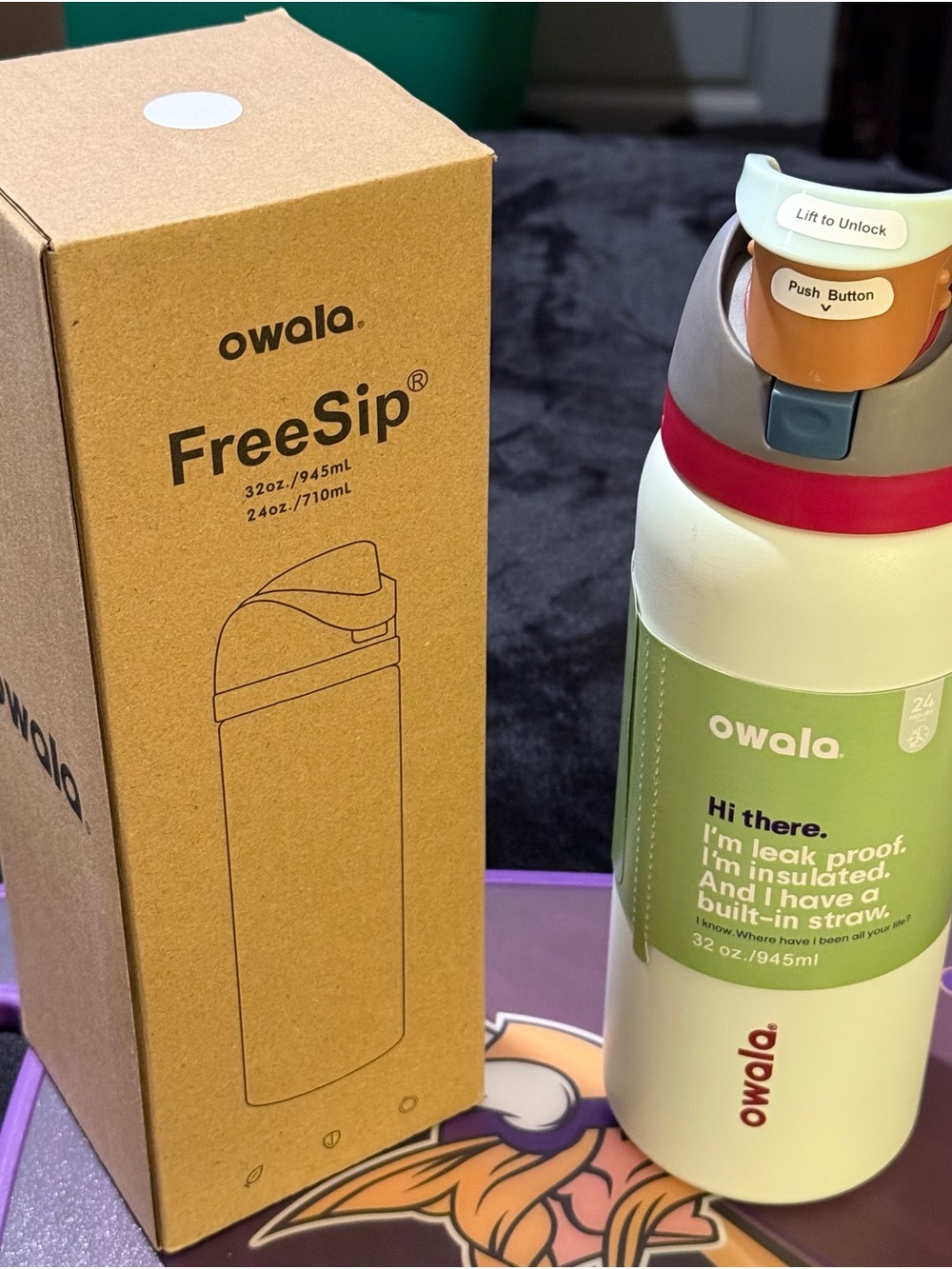 Owala FreeSip Insulated Water Bottle — Cream & Green